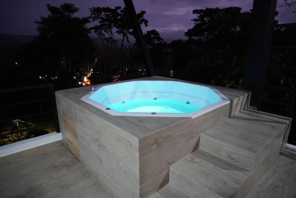 Suite Con Jacuzzi Y Vista Al Rio Napo 2 Planta เตนา ภายนอก รูปภาพ