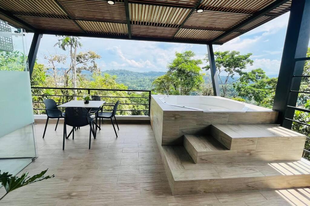 Suite Con Jacuzzi Y Vista Al Rio Napo 2 Planta เตนา ภายนอก รูปภาพ